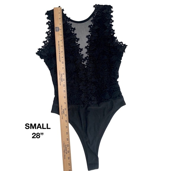 NEW Black Floral Crochet Dressy Bodysuit Deep-V Sheer Front & Back Size S & M - Picture 13 of 15